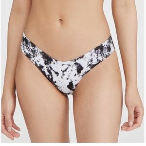 EUC only worn once maaji tie dye bandana print cheeky bikini bottoms. Medium